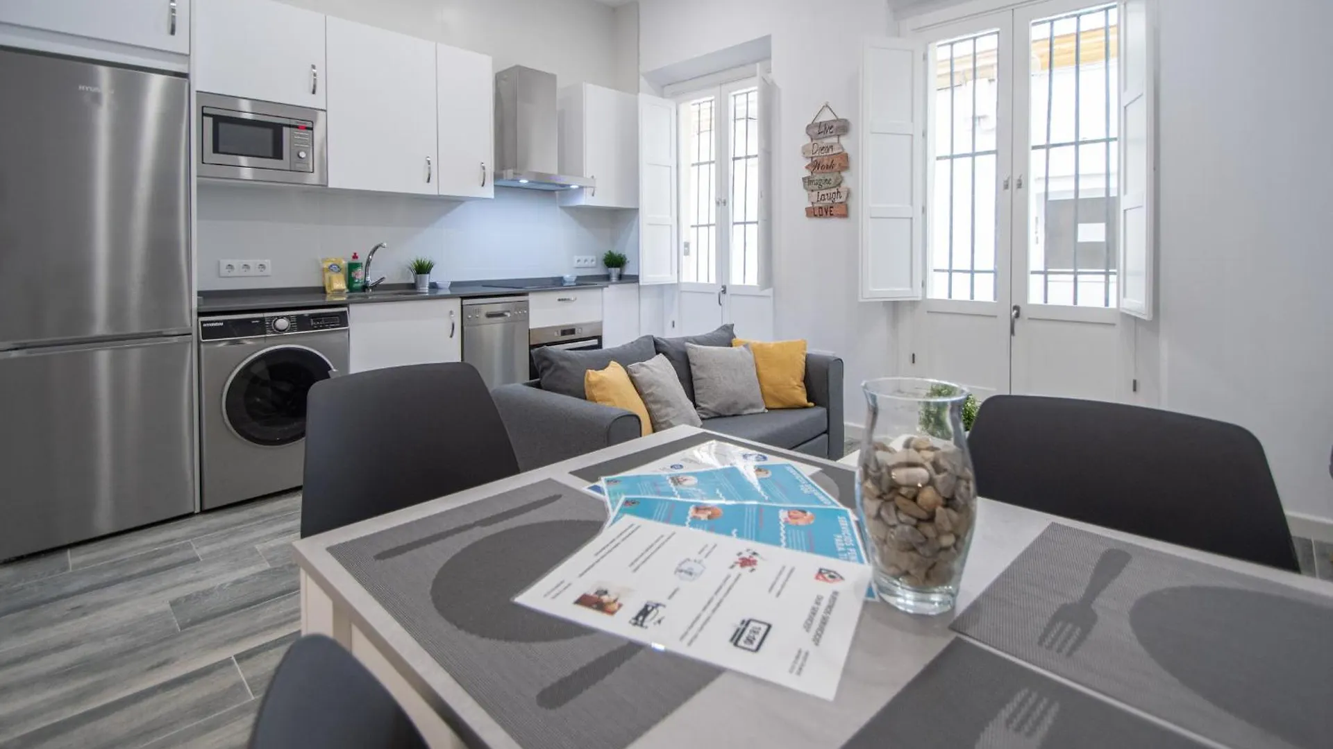 Estudio Vinamar Cádiz 0*,